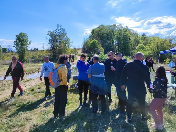 За втора година ендуро клуб “Севтополис“ залесява хиляди фиданки, за да възстанови опожарена гора