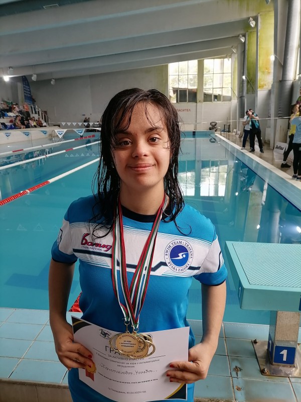 Плувкинята Христослава Колева стана трикратна шампионка на България
