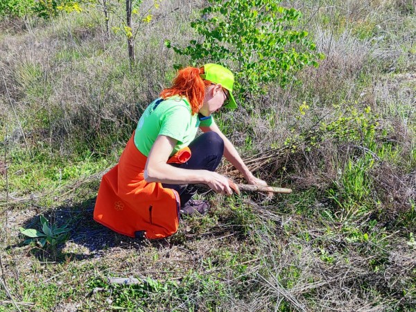 За втора година ендуро клуб “Севтополис“ залесява хиляди фиданки, за да възстанови опожарена гора