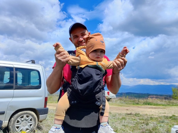 За втора година ендуро клуб “Севтополис“ залесява хиляди фиданки, за да възстанови опожарена гора