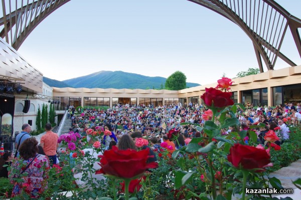 Камен Донев, Графа, Стефан Вълдобрев и ансамбъл Пирин са част от гостите в Амфитеатър Дамасцена през това лято