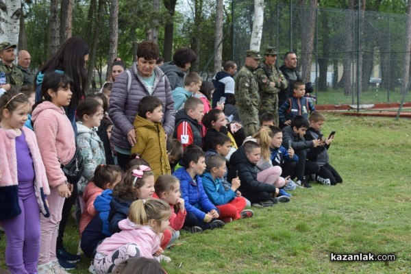 “Ден на отворените врати“ в казанлъшкото военно поделение 