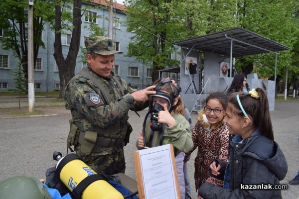 “Ден на отворените врати“ в казанлъшкото военно поделение 