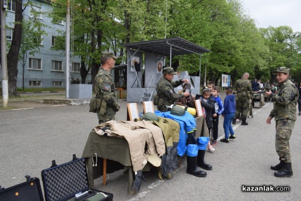 “Ден на отворените врати“ в казанлъшкото военно поделение 