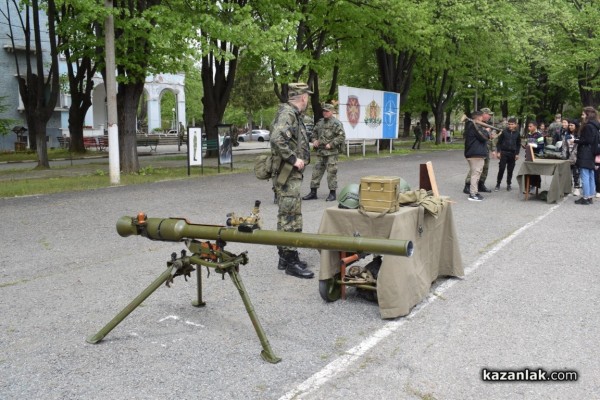 “Ден на отворените врати“ в казанлъшкото военно поделение 