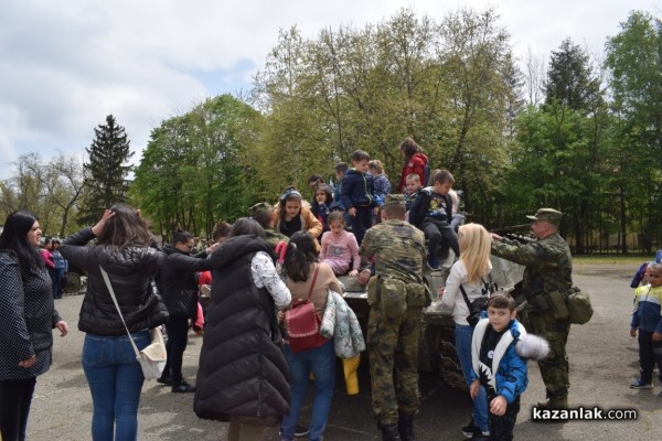 “Ден на отворените врати“ в казанлъшкото военно поделение 