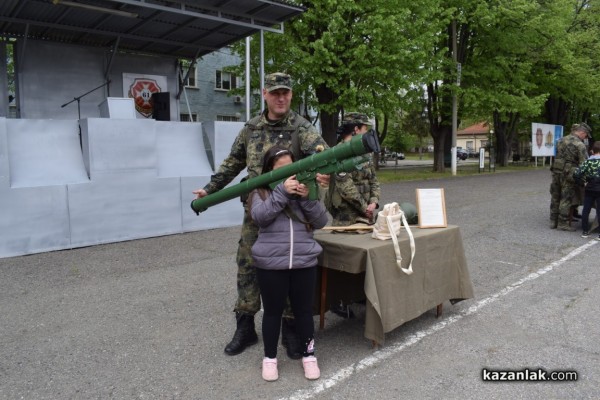 “Ден на отворените врати“ в казанлъшкото военно поделение 