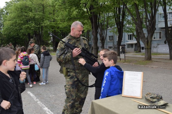 “Ден на отворените врати“ в казанлъшкото военно поделение 