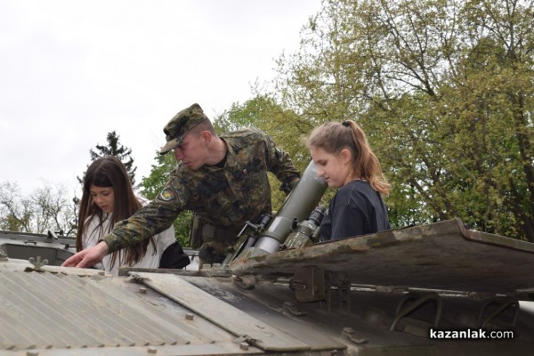 “Ден на отворените врати“ в казанлъшкото военно поделение 