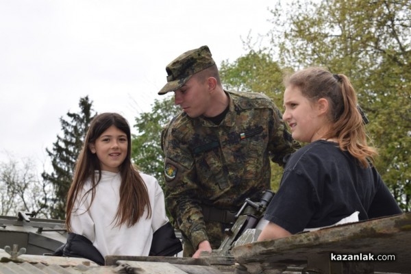 “Ден на отворените врати“ в казанлъшкото военно поделение 