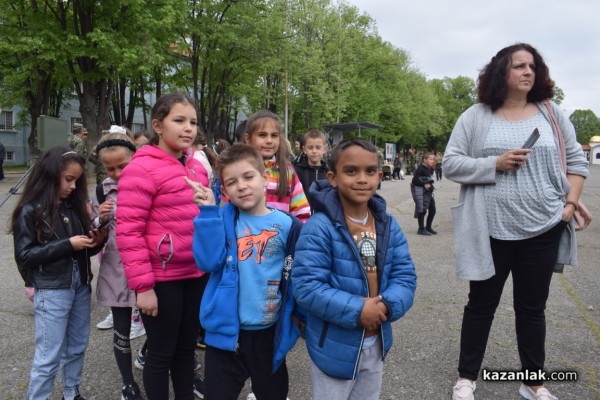 Денят на отворени врати в казанлъшкото военно формирование премина при засилен интерес