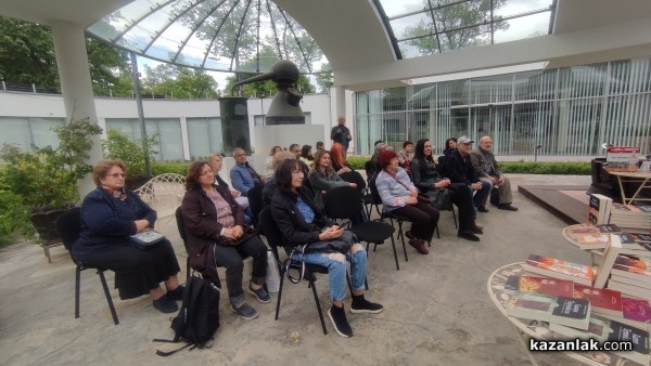 Диана Маркова за “Мислодобив“-ът на Калин Терзийски: Когато го четеш ти се задействат съпротивителните сили 