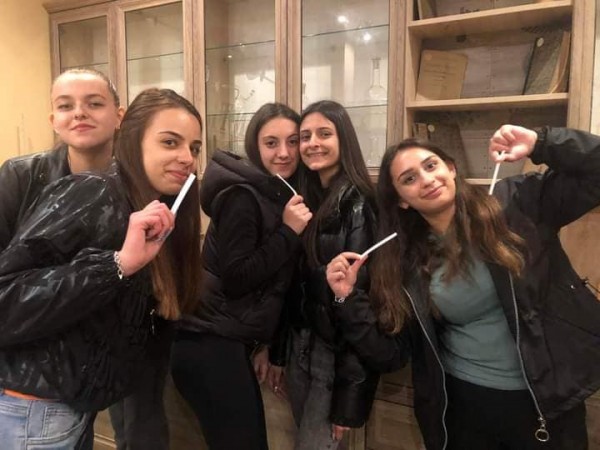 Лечебната сила на етеричните масла търсеха ученици от ПГЛПТ по проект “Иновативно училище“