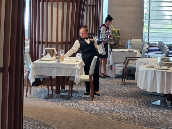 Учениците на ПГЛПТ с великолепно представяне в Националното състезание по професии в сферата на туризма