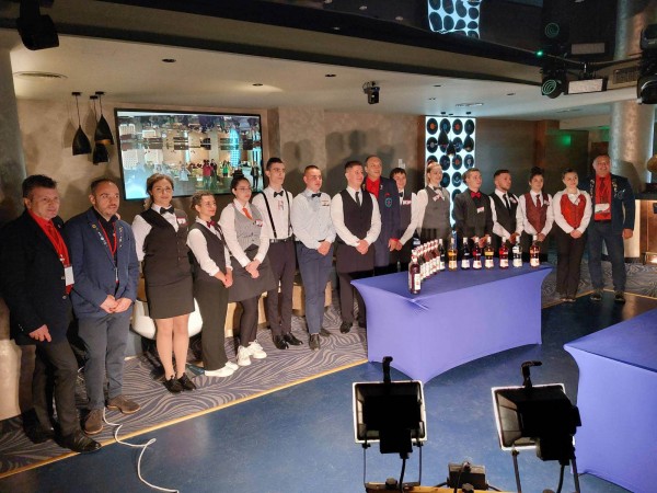 Учениците на ПГЛПТ с великолепно представяне в Националното състезание по професии в сферата на туризма