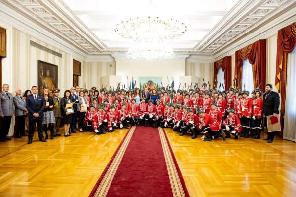 Гвардейският отряд на Механото гостува на президента Румен Радев навръх 6 май