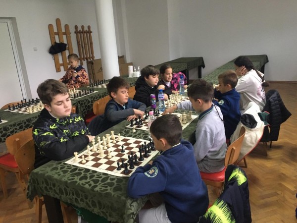 Община Казанлък организира два дни шахматна надпревара за казанлъшките деца