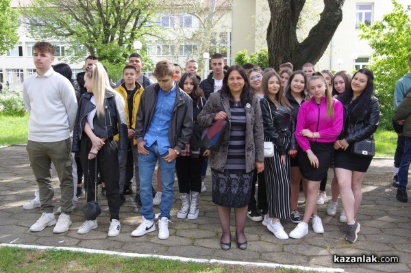 Директорът на хуманитарната гимназия Румена Петрова: 140 г. по-късно възрожденския дух е все още жив