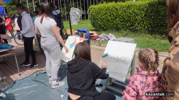 8 средни училища се представиха в Панорамата на професионалното образование в Казанлък