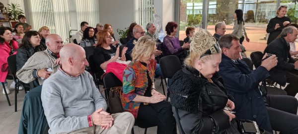 Пловдивският писател Тодор Костадинов се срещна с казанлъшки читатели