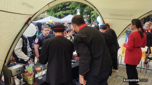 8 средни училища се представиха в Панорамата на професионалното образование в Казанлък