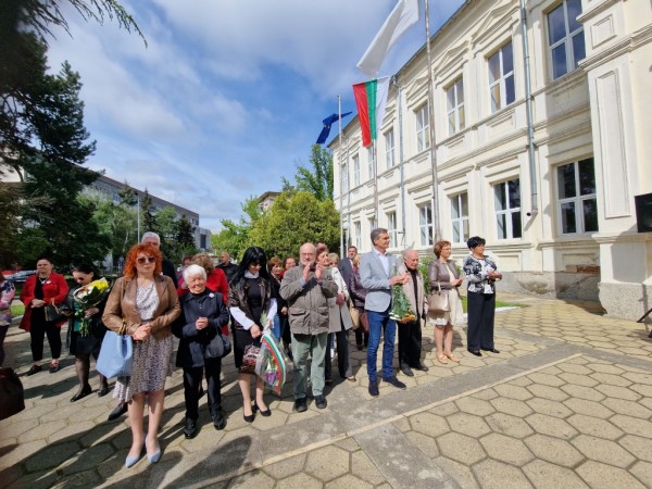 Казанлък празнува 140 години Хуманитарна гимназия