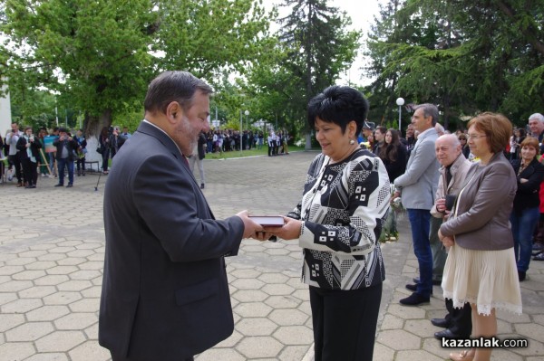 Директорът на хуманитарната гимназия Румена Петрова: 140 г. по-късно възрожденския дух е все още жив