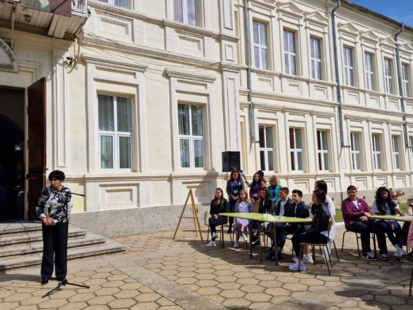 Казанлък празнува 140 години Хуманитарна гимназия