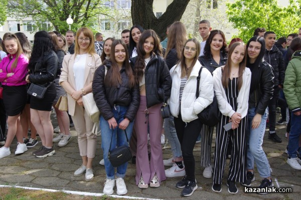 Директорът на хуманитарната гимназия Румена Петрова: 140 г. по-късно възрожденския дух е все още жив