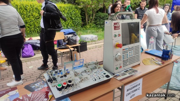 8 средни училища се представиха в Панорамата на професионалното образование в Казанлък