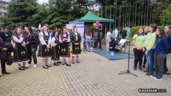 8 средни училища се представиха в Панорамата на професионалното образование в Казанлък