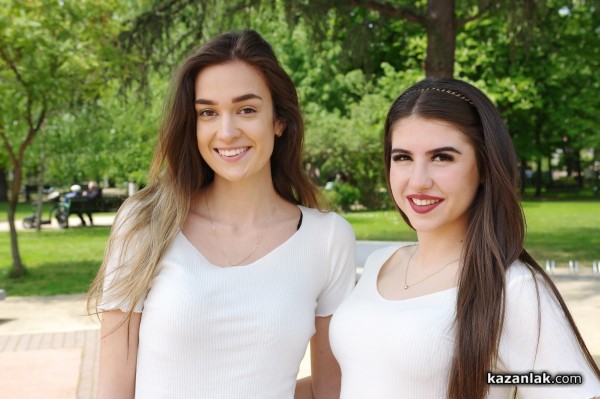 Кандидатките за короната на Царица роза 2023 разкрасиха Розариума с нови рози