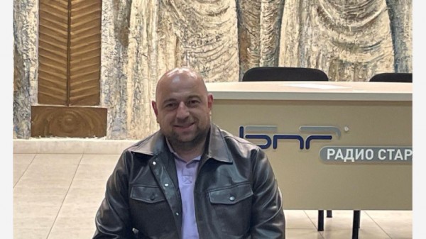 Казанлъчанин предлага безплатен специализиран превоз на бала за абитуренти със специални потребности