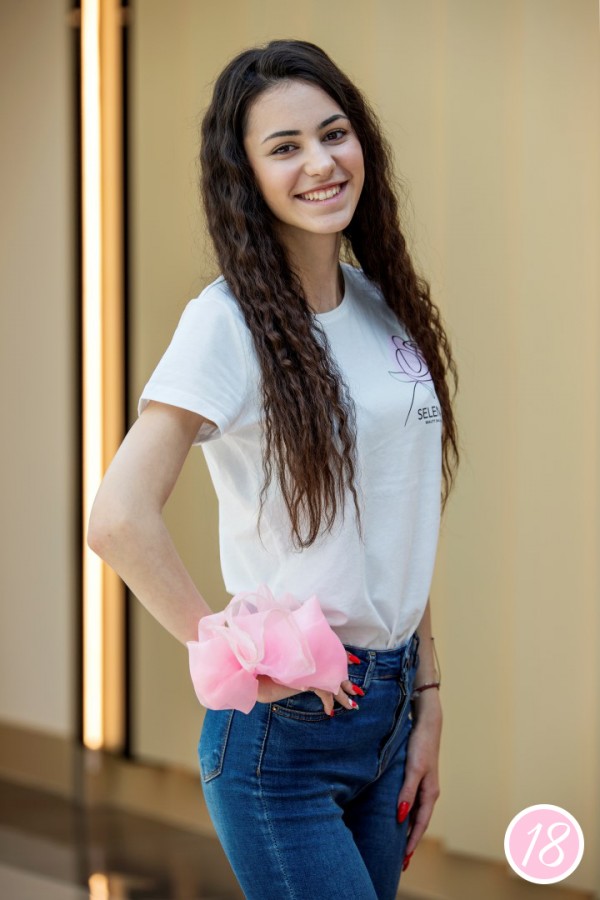 Вижте всички 23 кандидатки за Царица роза 2023