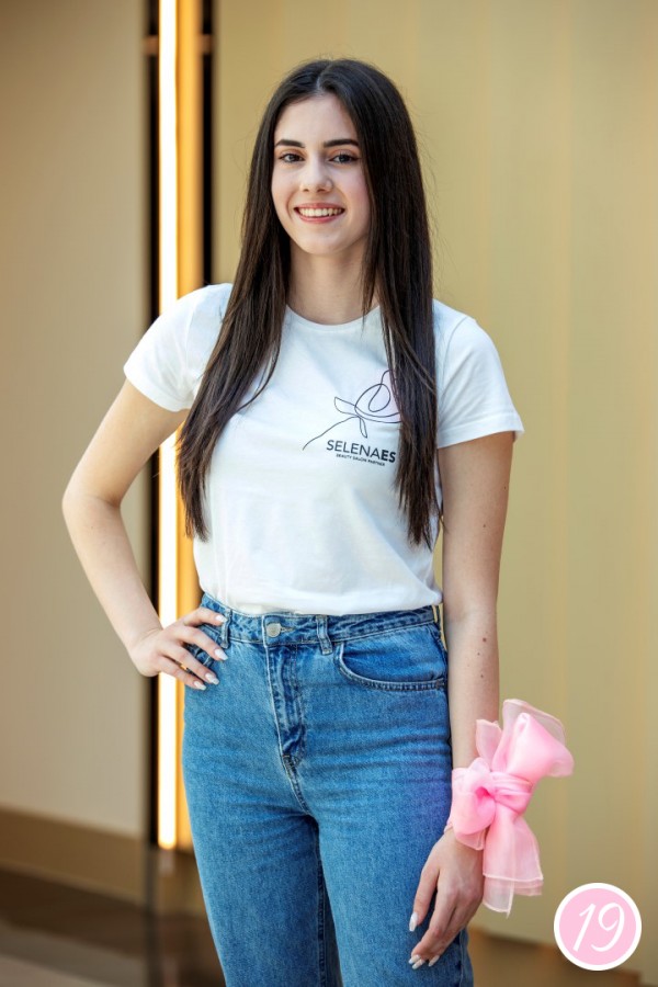 Вижте всички 23 кандидатки за Царица роза 2023