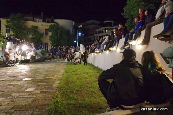 Пъстрата програма за „Нощта на музеите“ предизвика голям интерес и събра стотици посетители в Казанлък