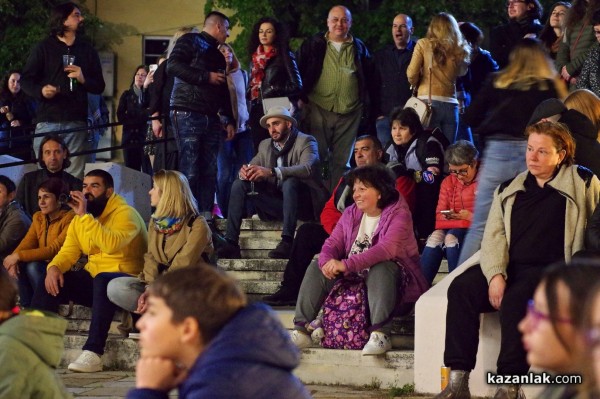 Пъстрата програма за „Нощта на музеите“ предизвика голям интерес и събра стотици посетители в Казанлък