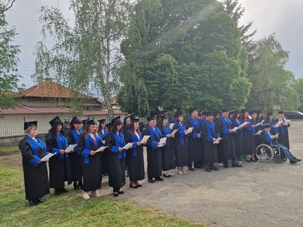 Кметът Галина Стоянова поздрави випуск 2022 на Технически колеж Казанлък