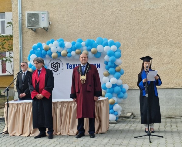 Кметът Галина Стоянова поздрави випуск 2022 на Технически колеж Казанлък