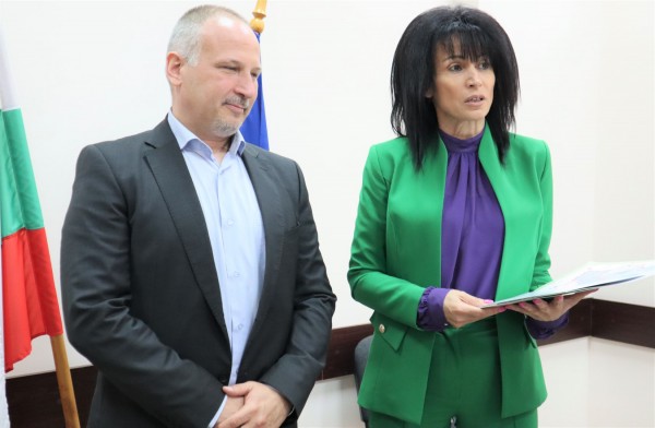 Ученици от ПГЛПТ за поредна година се включиха в Европейската олимпиада по статистика