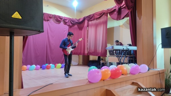 Механото изпрати своите 79 абитуриенти с голямо тържество