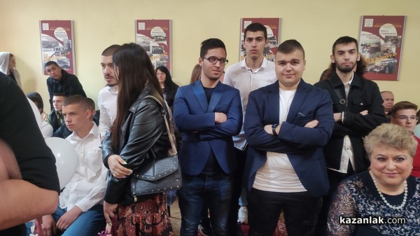 Механото изпрати своите 79 абитуриенти с голямо тържество