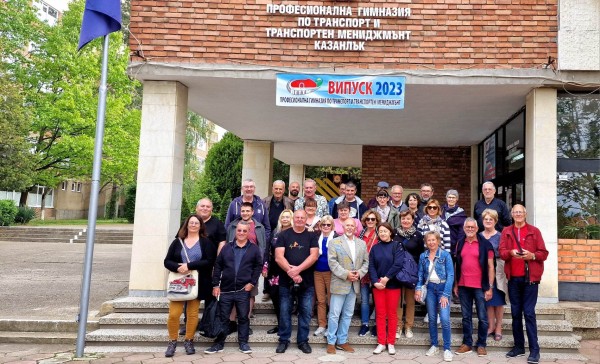 Екипът на ПГТТМ посрещна свои колеги от Франция / Новини от Казанлък