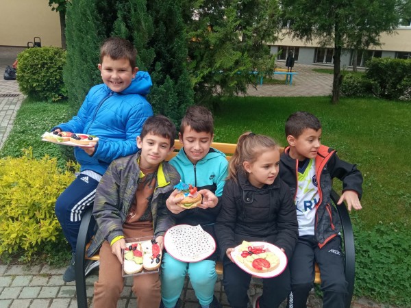 Първолаците от ОУ “Георги Кирков“ се превъплътиха в малки кулинари