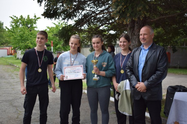 Младите огнеборци от с. Ветрен станаха трети в областната надпревара