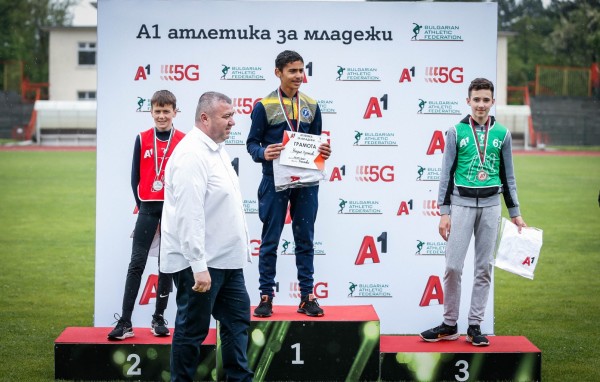 Атлетката ни Мария Караиванова продължава да мачка в турнира на А1