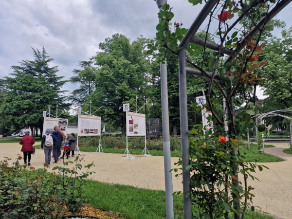 “Българските розотърговци. Родова памет на Казанлък“ - изложба на открито в парк Розариум