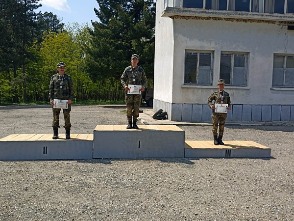Състезания по военен трибой и „Най – добър снайперски тим” се проведоха в Казанлък 