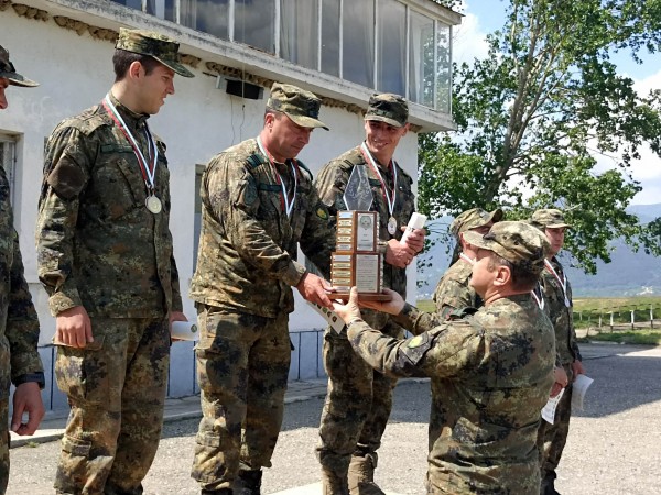 Състезания по военен трибой и „Най – добър снайперски тим” се проведоха в Казанлък 