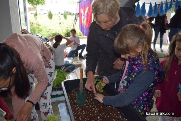 Фестивалът „Здравей, здраве“ посрещна казанлъчани и гостите на града с богата програма